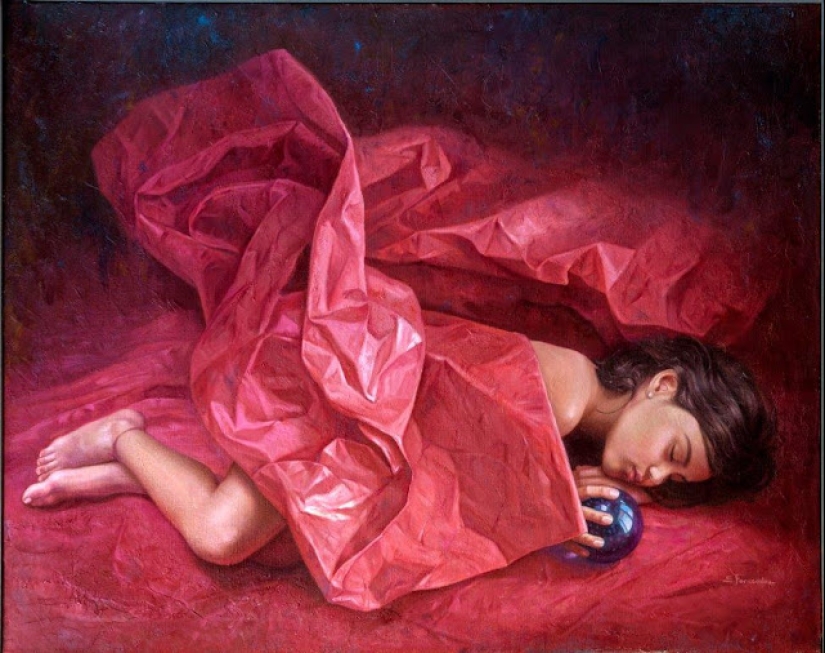 Sleepy temptation in the works of the Spanish portraitist Soledad Fernandez