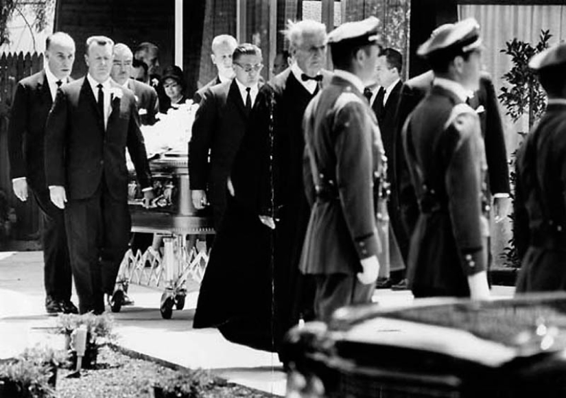 Sydney Gilarov - estilista de la época dorada de Hollywood Sydney Gilarov - estilista de la época dorada de Hollywood