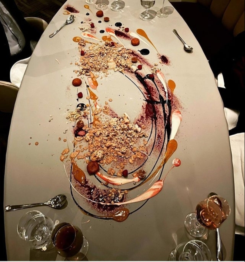 Tapas en la cabeza de Jack Nicholson, rollos en una patineta y 20 ejemplos más de platos extraños