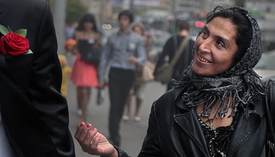 The basics of Gypsy hypnosis, or As accidentally "Golden handshake"