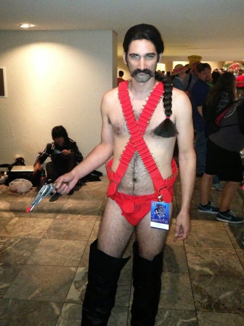 The iconic image of cosplay: Sean Connery in "men's bikini"