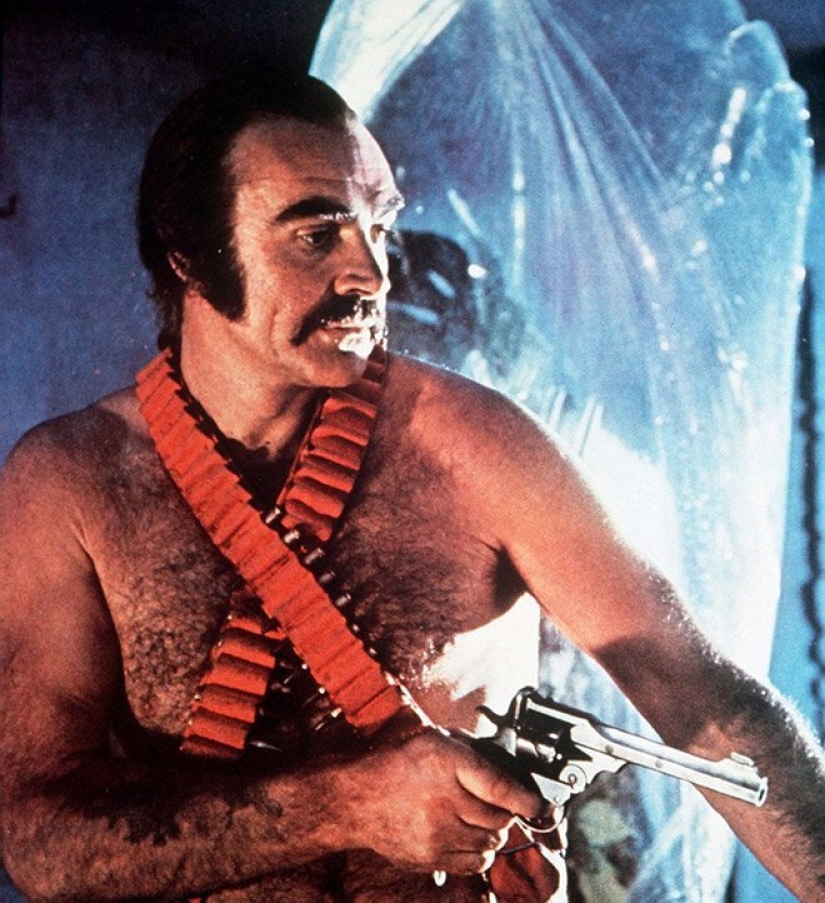 The iconic image of cosplay: Sean Connery in "men's bikini"