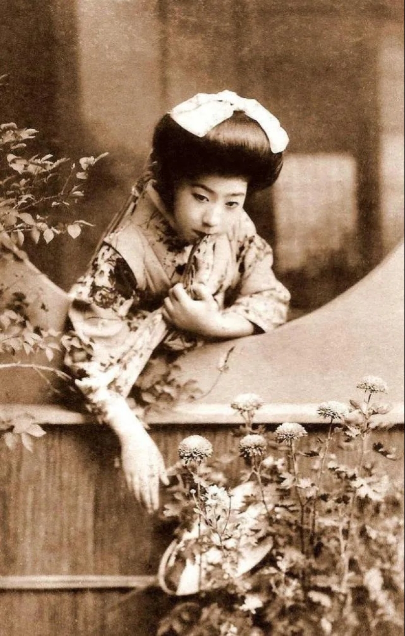 The life story and beautiful photos of nine-fingered geisha Tise Takaoka The life story and beautiful photos of nine-fingered geisha Tise Takaoka