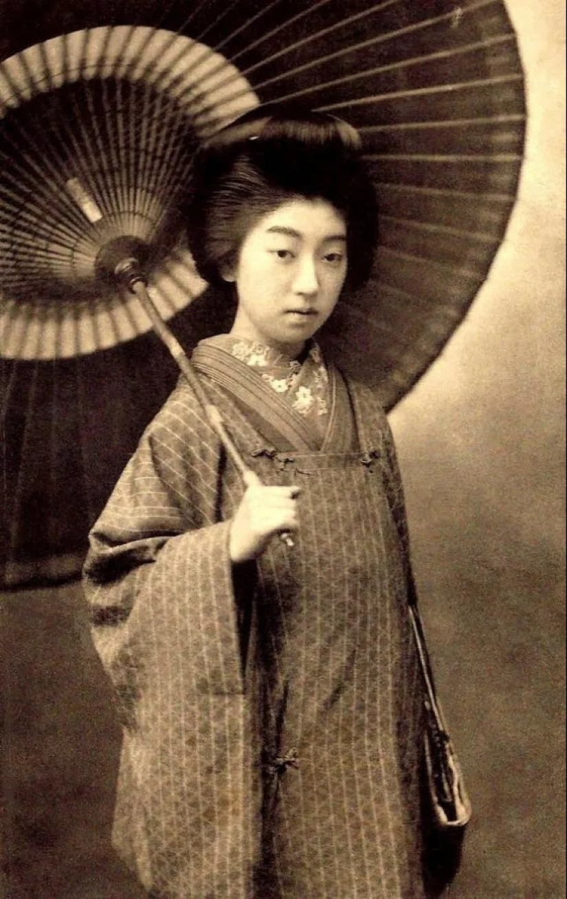 The life story and beautiful photos of nine-fingered geisha Tise Takaoka The life story and beautiful photos of nine-fingered geisha Tise Takaoka