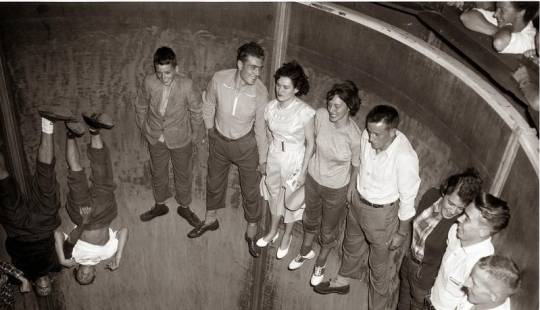 The mind-blowing "Rotor– is a rotating attraction of the 50s for the most desperate