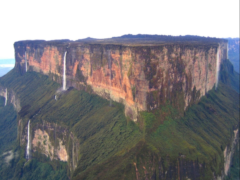 The most unusual borders that showcase policy