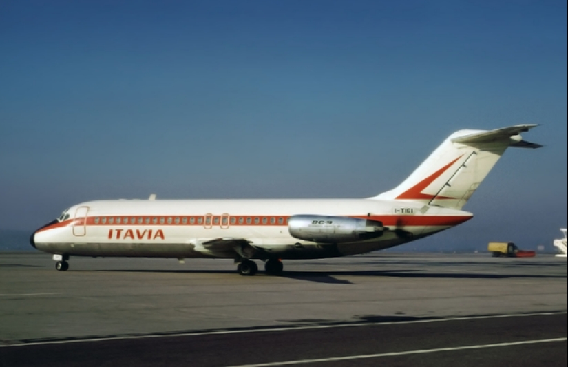 The story of a flight attendant who survived a fall from a height of 10 thousand meters The story of a flight attendant who survived a fall from a height of 10 thousand meters