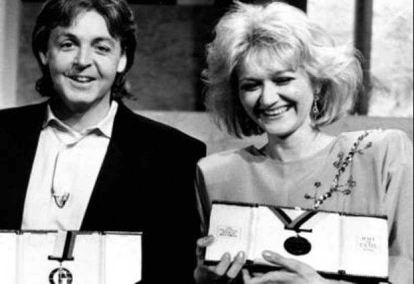 The story of a flight attendant who survived a fall from a height of 10 thousand meters The story of a flight attendant who survived a fall from a height of 10 thousand meters