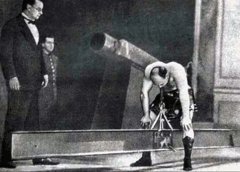 The story of circus athlete Alexander Zass — Russian "Iron Samson" The story of circus athlete Alexander Zass — Russian "Iron Samson"