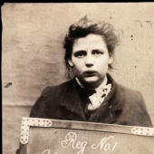 They were wanted by the police: Impressive photos of British criminals of the past