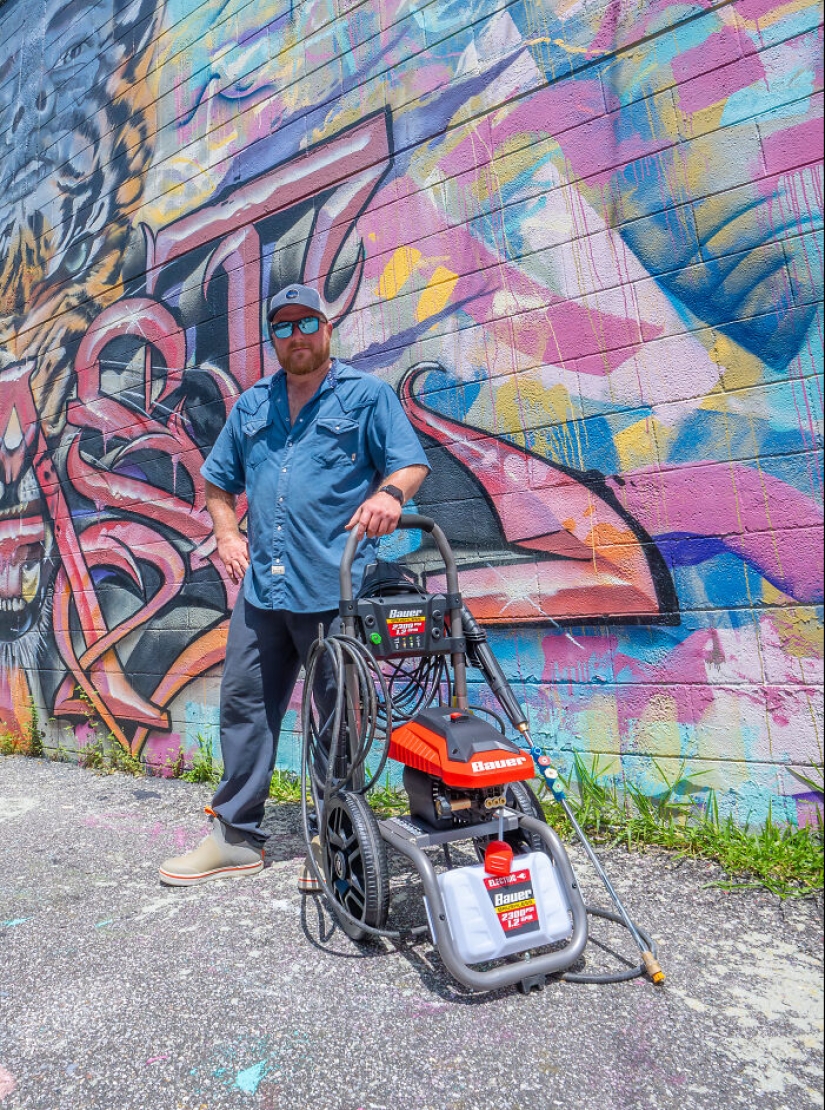 This Guy Used A Pressure Washer To Create Art On The Street, And Here Are His 13 Best Works