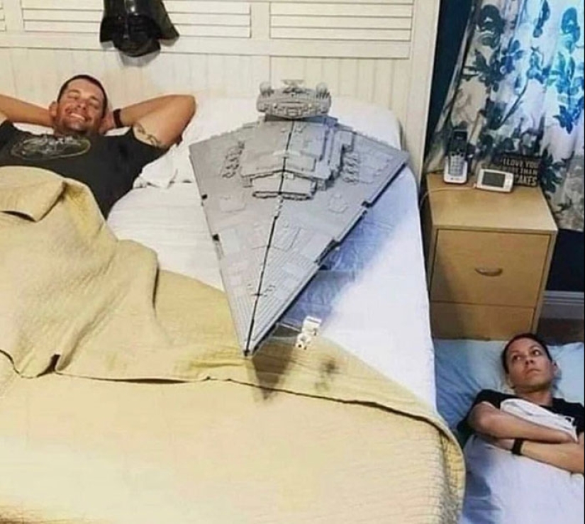 This IG Account Is For “Cursed Pics Only” And Here Are 10 Of The Most Baffling Ones