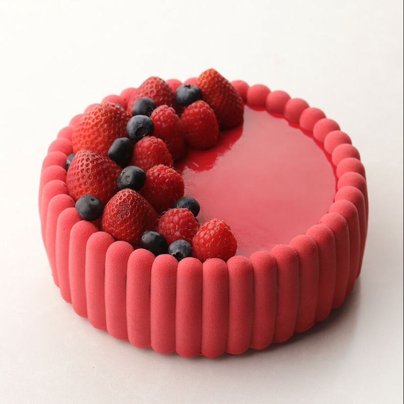 This Ukrainian Pastry Chef Makes Cakes From Random Shapes And Objects