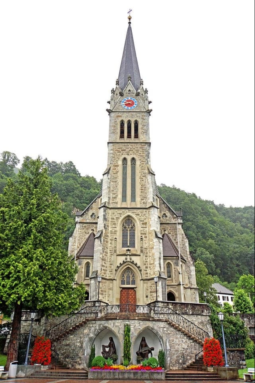 Tiny But Amazing: 13 Countries You Can't Miss Tiny But Amazing: 13 Countries You Can't Miss