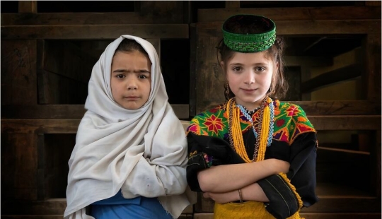 Travel, Culture, And Humanity: 10 Stunning Images By Photographer F. Dilek Yurdakul Travel, Culture, And Humanity: 10 Stunning Images By Photographer F. Dilek Yurdakul