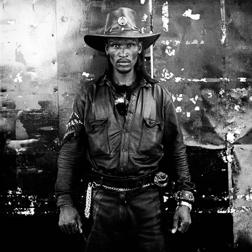 TRUE BLACK METAL de Botswana TRUE BLACK METAL de Botswana