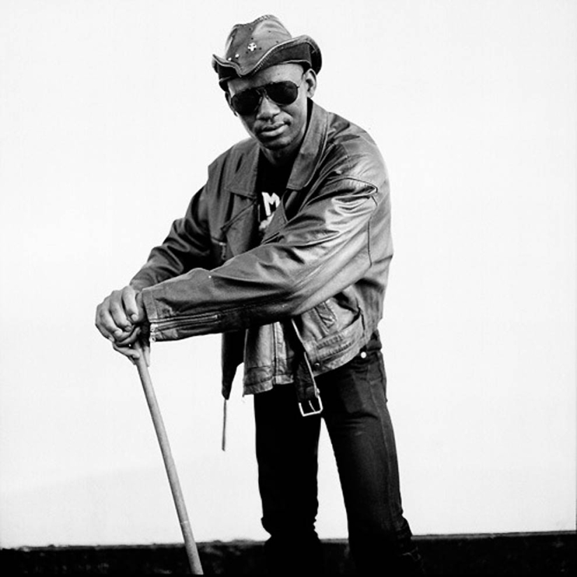 TRUE BLACK METAL de Botswana TRUE BLACK METAL de Botswana