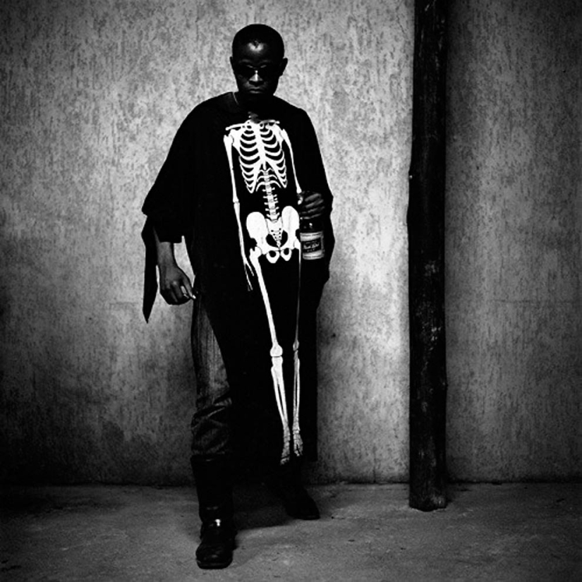 TRUE BLACK METAL de Botswana TRUE BLACK METAL de Botswana