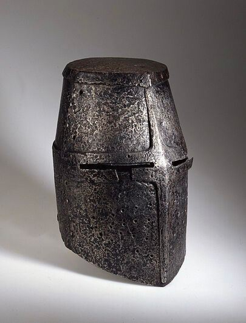 Unusual Helmets: 25 Amazing Artifacts from Different Eras Unusual Helmets: 25 Amazing Artifacts from Different Eras