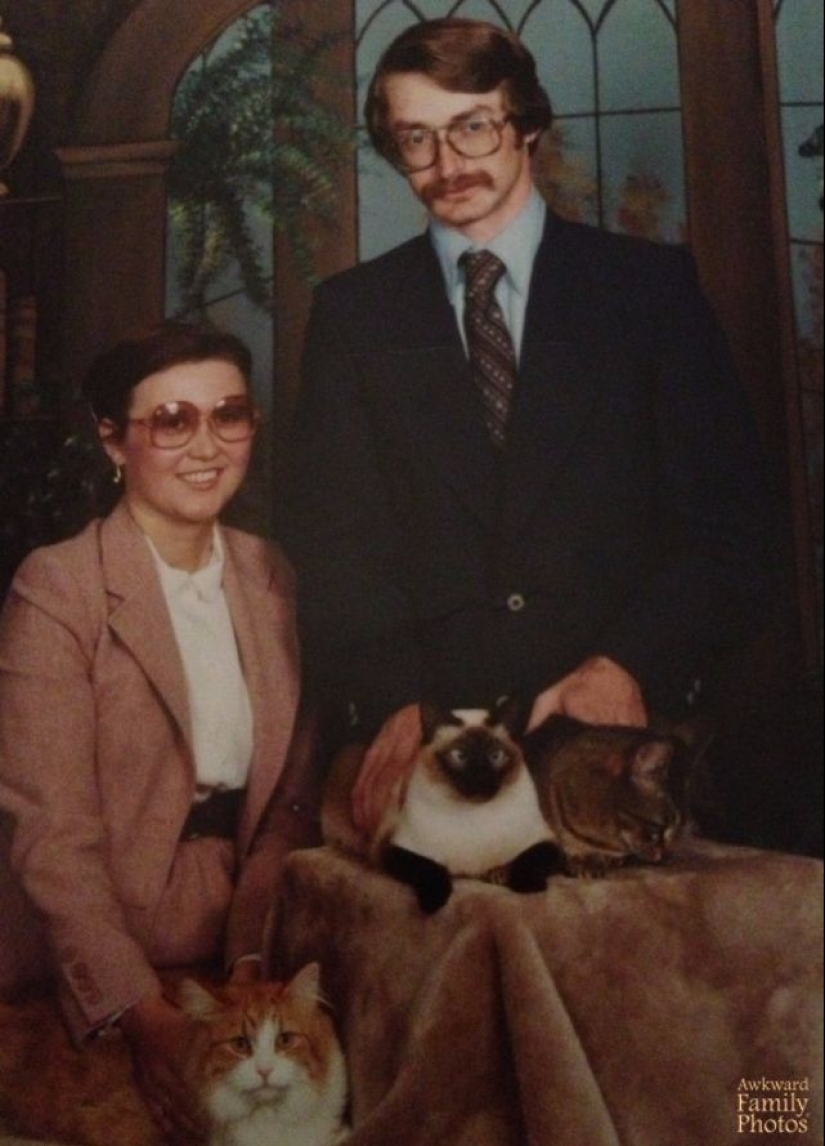 Very strange family photos with pets Very strange family photos with pets