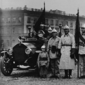 What is the difference between a firefighter and a firefighter?