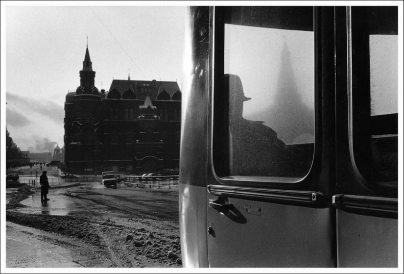 Wonderland: A Fairy Tale about the Soviet Monolith