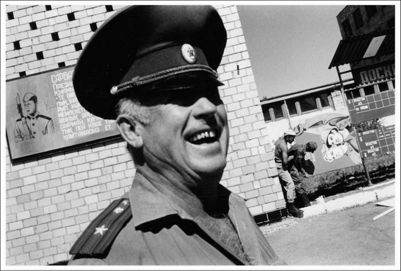 Wonderland: A Fairy Tale about the Soviet Monolith