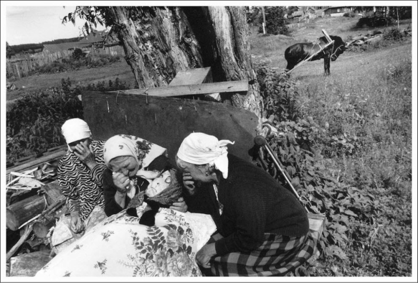 Wonderland: A Fairy Tale about the Soviet Monolith