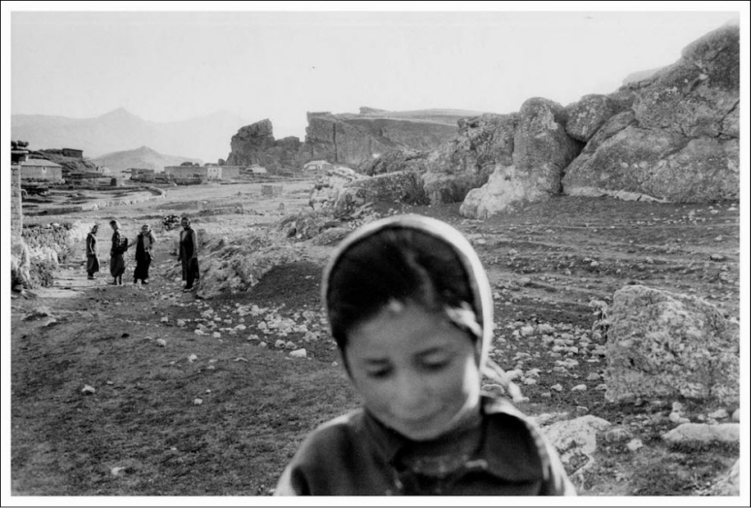 Wonderland: A Fairy Tale about the Soviet Monolith