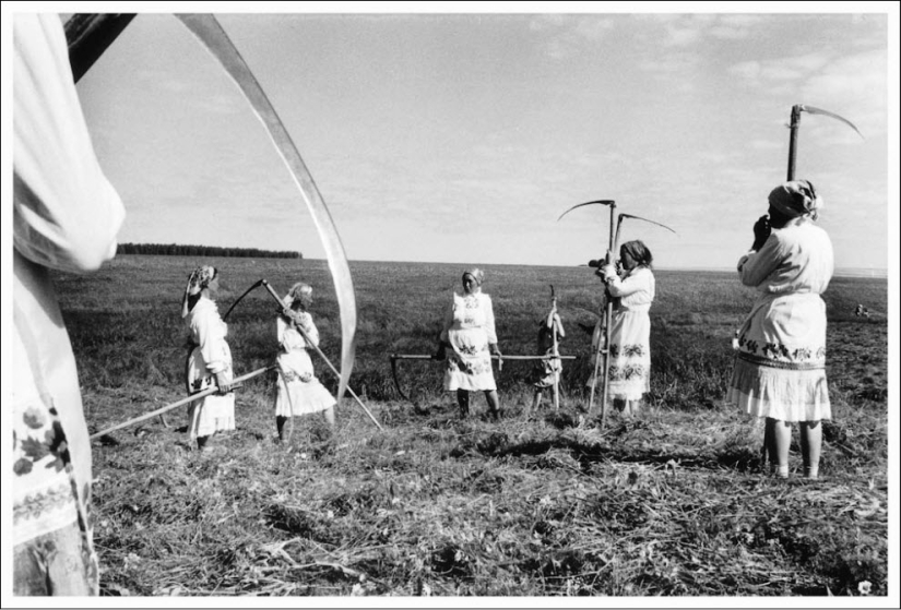 Wonderland: A Fairy Tale about the Soviet Monolith