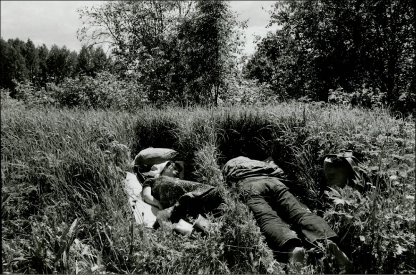 Wonderland: Un cuento de hadas sobre el Monolito Soviético Wonderland: Un cuento de hadas sobre el Monolito Soviético