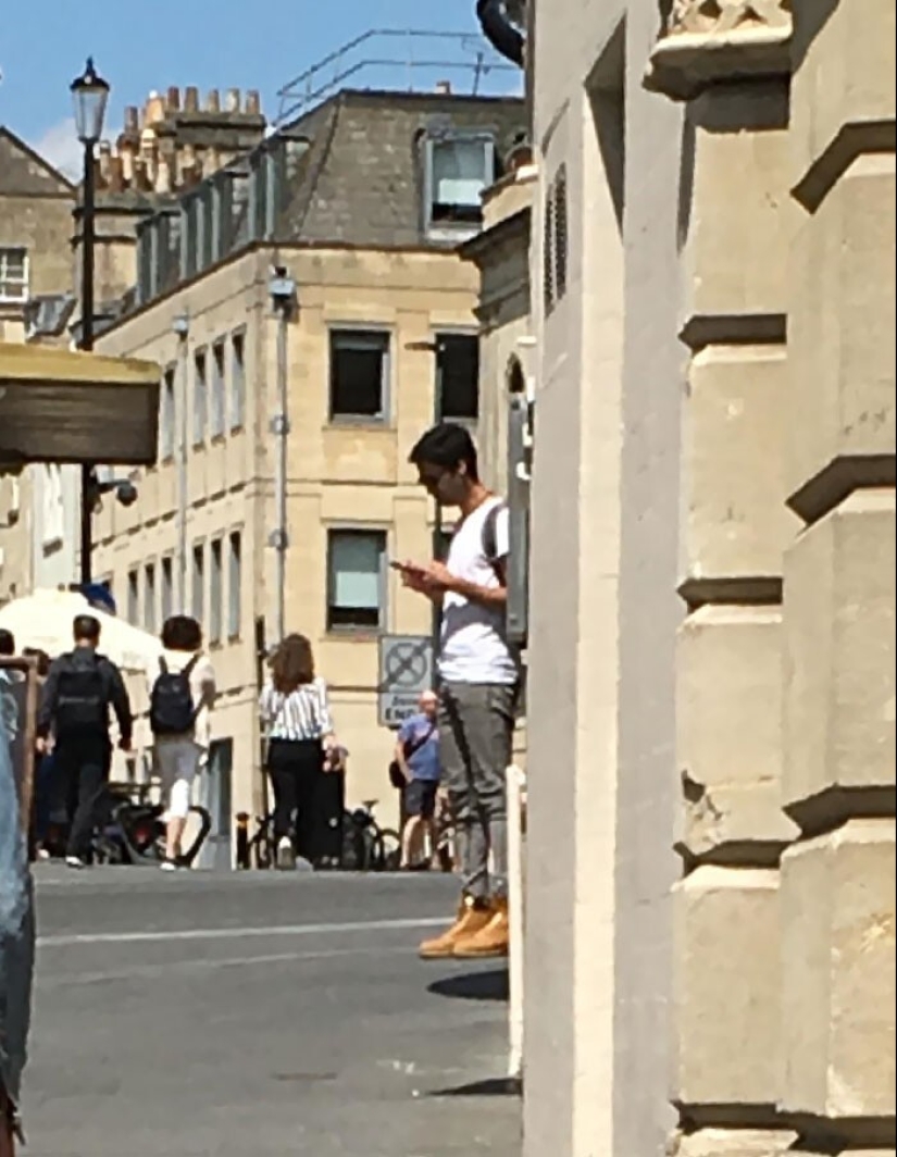 You'll have to look at these photos twice: 35 bizarre optical illusions with a shadow