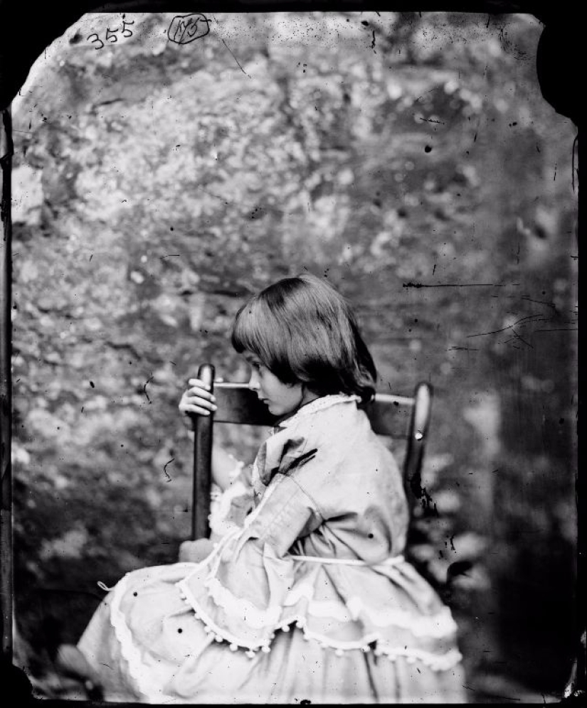 Young Alice: portraits of children by Lewis Carroll Young Alice: portraits of children by Lewis Carroll