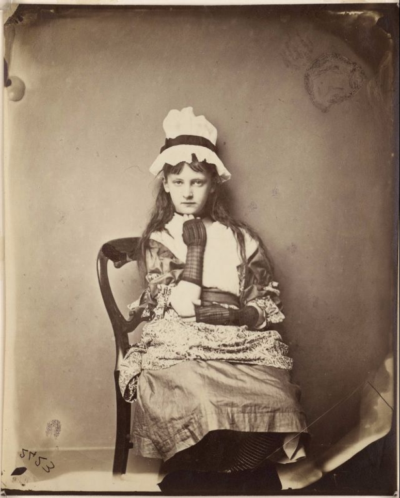 Young Alice: portraits of children by Lewis Carroll Young Alice: portraits of children by Lewis Carroll