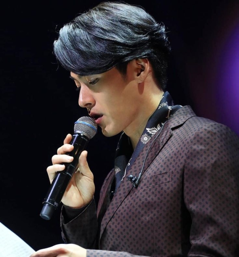 10 Korean Actors Who Are Talented Singers Too: Hyun Bin, Seo In-Guk, Jo Jung-suk 10 Korean Actors Who Are Talented Singers Too: Hyun Bin, Seo In-Guk, Jo Jung-suk