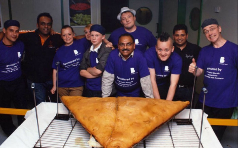 10 Largest Portions of Food Ever Cooked in the World 10 Largest Portions of Food Ever Cooked in the World