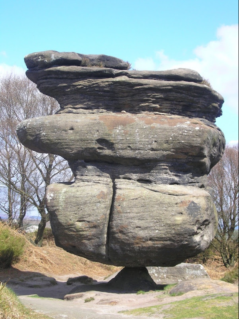 10 most famous balancing rocks the world