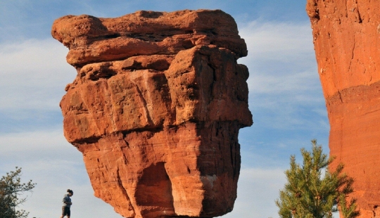 10 most famous balancing rocks the world 10 most famous balancing rocks the world