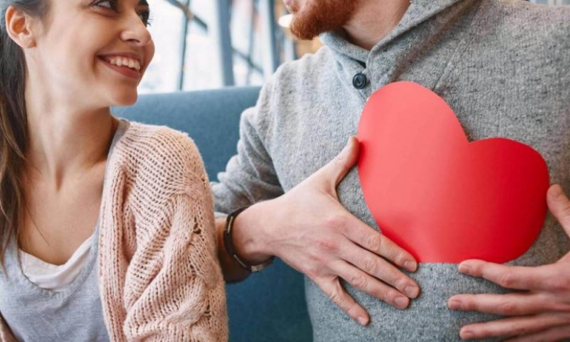 10 obvious reasons why men fall in love with women 10 obvious reasons why men fall in love with women