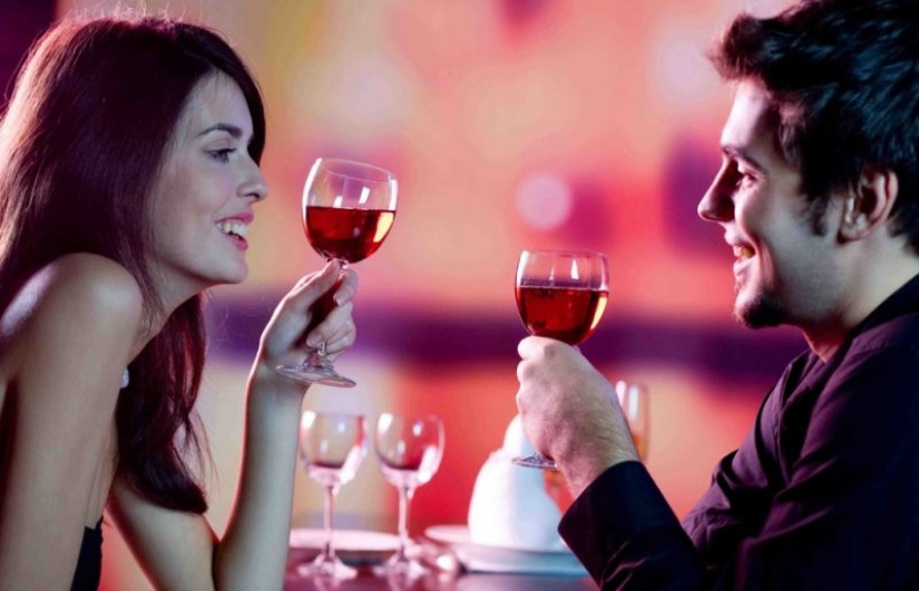 10 obvious reasons why men fall in love with women 10 obvious reasons why men fall in love with women