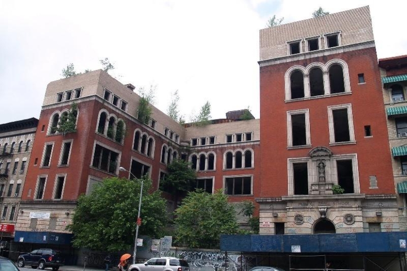 10 post-apocalyptic locations in major cities around the world 10 post-apocalyptic locations in major cities around the world