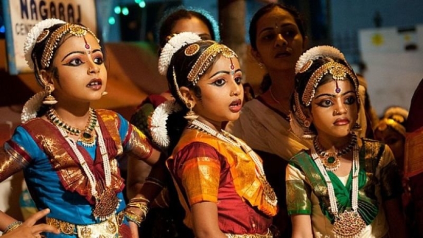 10 unorthodox forms of marriage, many of which are still found today