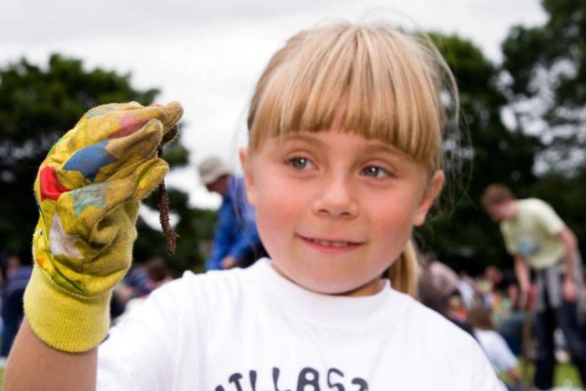 12 incredible English traditions that will surprise you 12 incredible English traditions that will surprise you