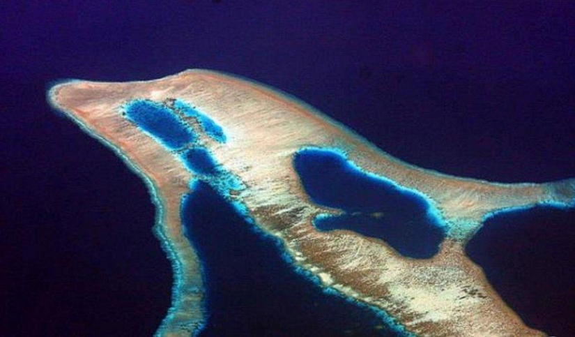 12 Islands with amazing contours