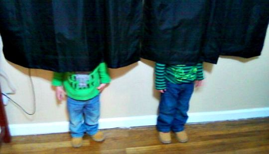 12 Kids Who Are Bad at Hide and Seek