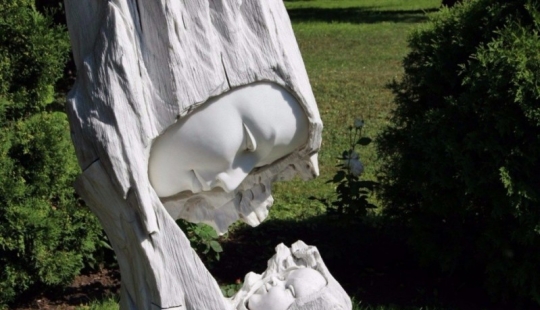 12 magical monuments to our mothers - they deserved it
