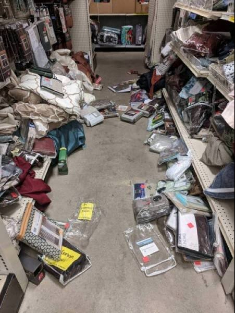 13 photos about buyers that all sellers hate. Admit it, do you do that too?