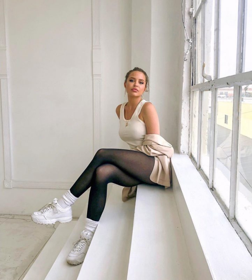 15 beauties with incredibly long legs 15 beauties with incredibly long legs