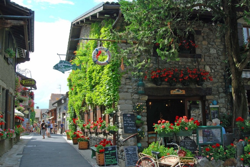 15 lugares no turísticos donde el carácter real de cada país es visible