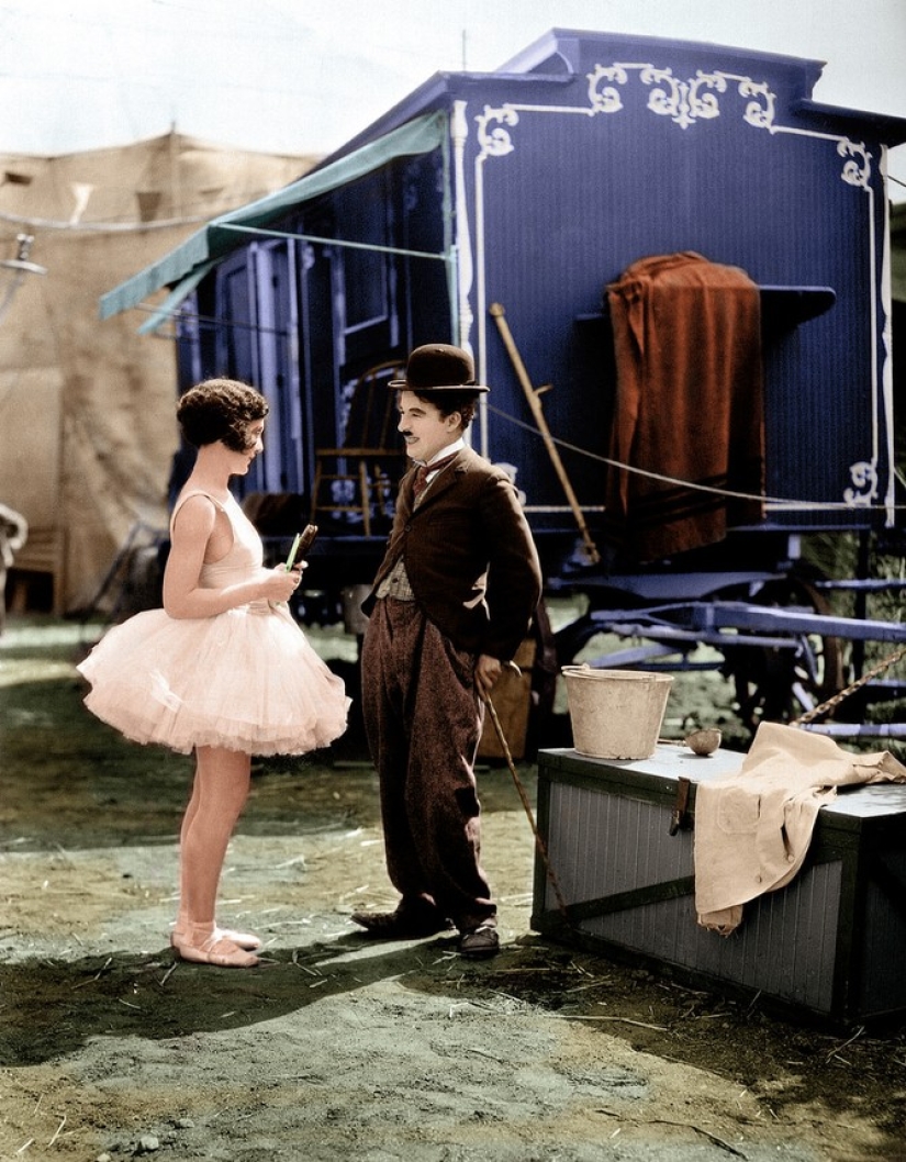 15 rare colored photos of Charlie Chaplin made in the 1910-1930 years 15 rare colored photos of Charlie Chaplin made in the 1910-1930 years